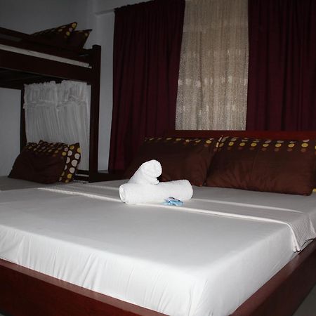 Peria Seafront Pensione Roxas  外观 照片