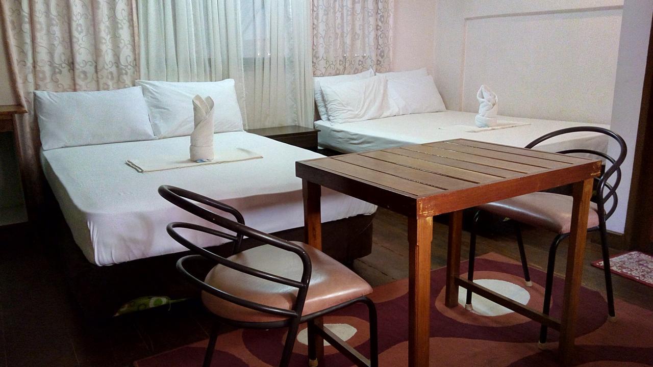 Peria Seafront Pensione Roxas  外观 照片