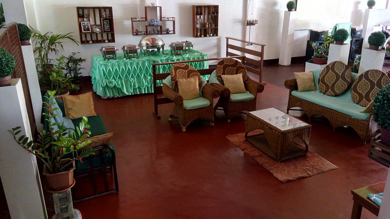 Peria Seafront Pensione Roxas  外观 照片
