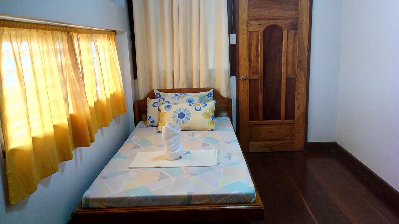 Peria Seafront Pensione Roxas  外观 照片