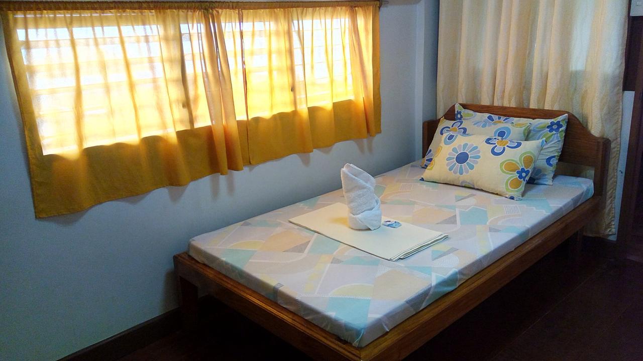 Peria Seafront Pensione Roxas  外观 照片