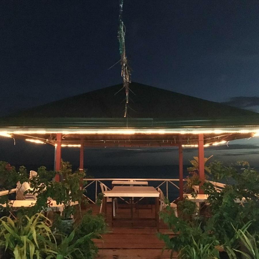 Peria Seafront Pensione Roxas  外观 照片